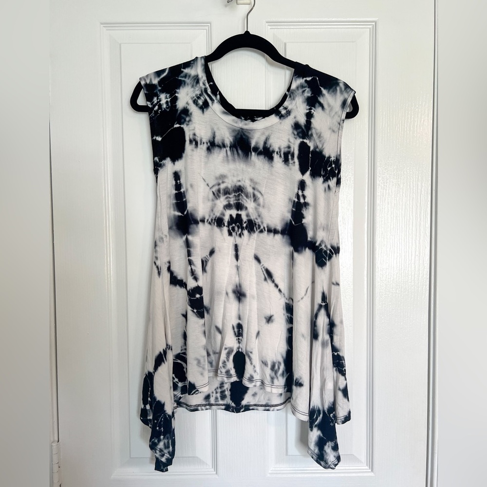 Tie dye navy blue & white top